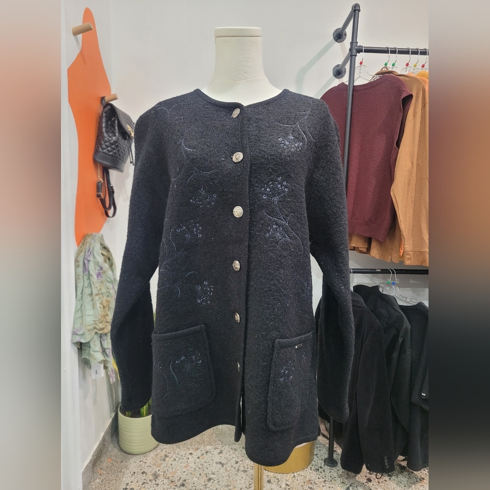 Vintage Black Button-Up Woll Cardigan with Embroidered Details